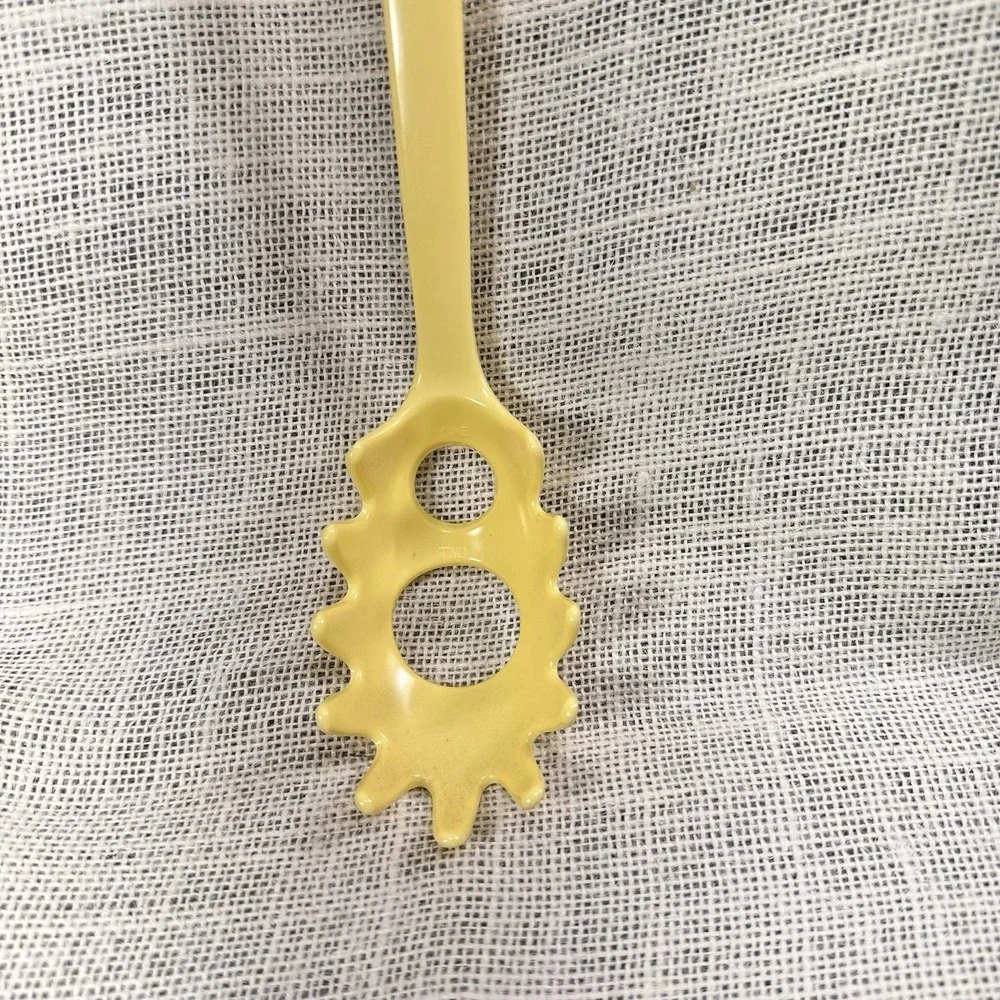 Vintage Trudeau‎ Yellow Pasta Server Spaghetti Spoon Mid Cent 4005 Kitchen 1970s